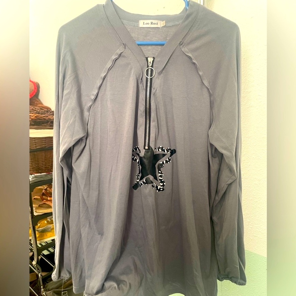 Leo Rosi Gray Long Sleeve Tee with Quarter Zip Front and Star Graphic